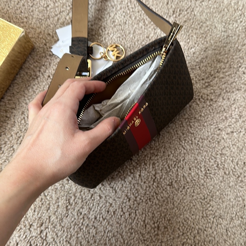 Michael Kors belt bag - Picture 4 of 5